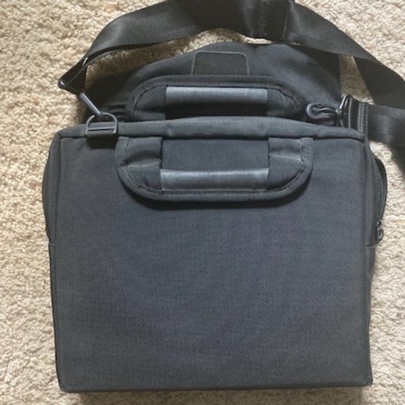 Brenthaven Lightweight Black Computer Bag that’s Made in the USA - Picture 2 of 8